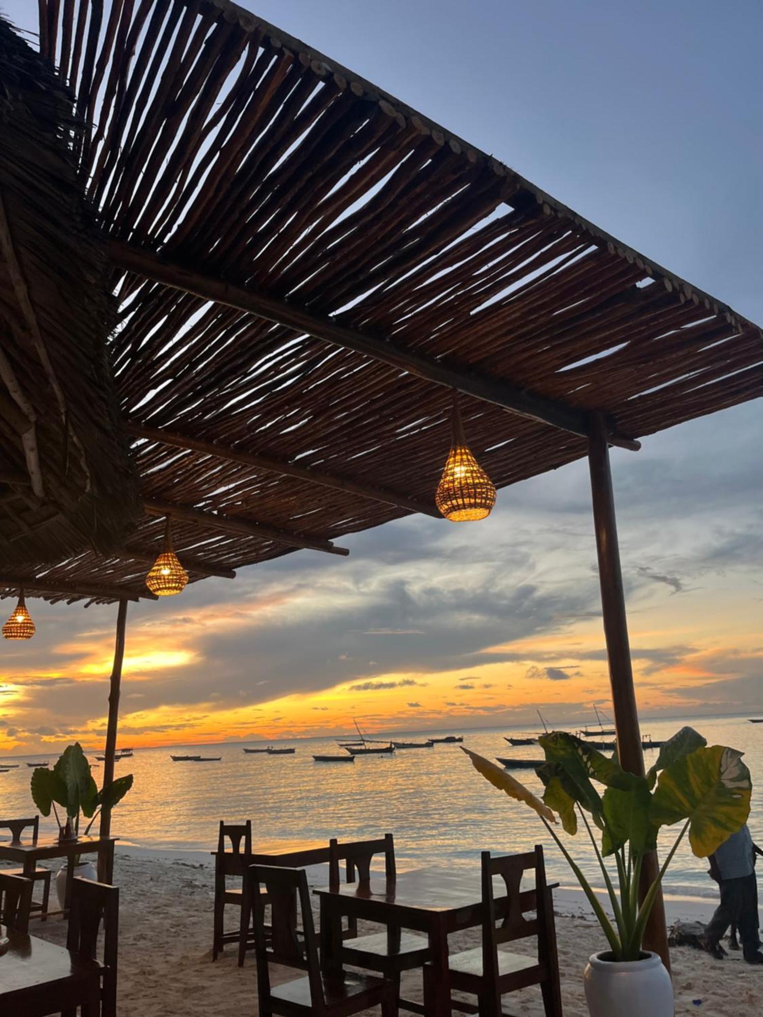 Fish House Nungwi Bed & Breakfast Bagian luar foto