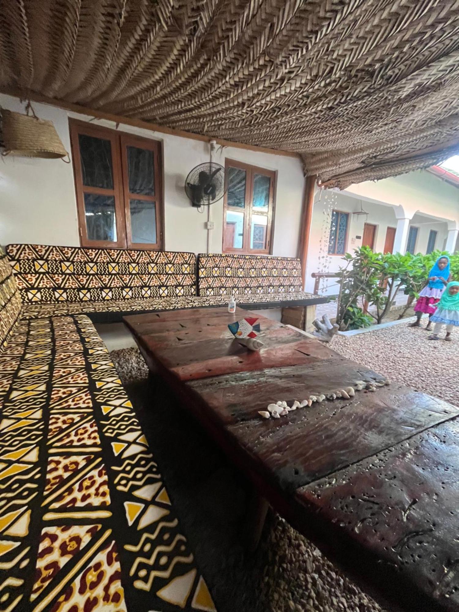 Fish House Nungwi Bed & Breakfast Bagian luar foto